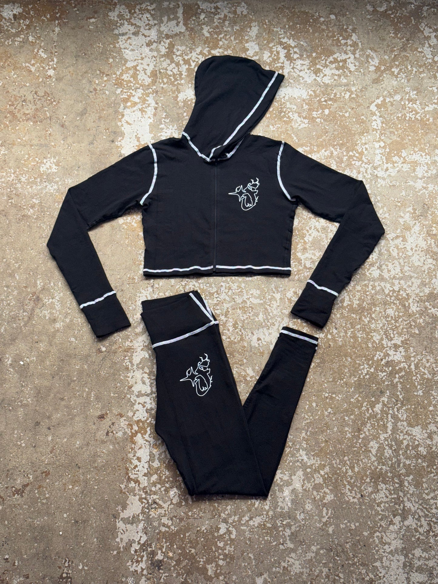 “4 Certain” Women’s Set